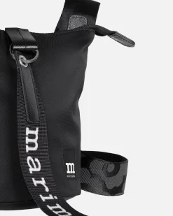 Essential Bucket Solid