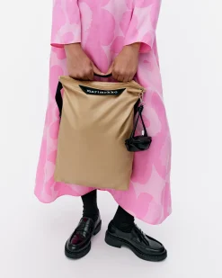 Neat Crossbody Solid M